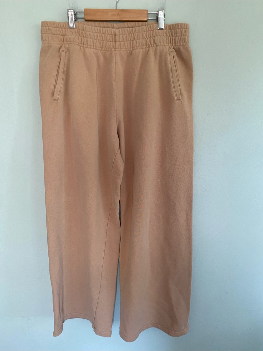 Aerie Wide Leg Pull On Sweat Pants in Tan With Pockets Size XL Short